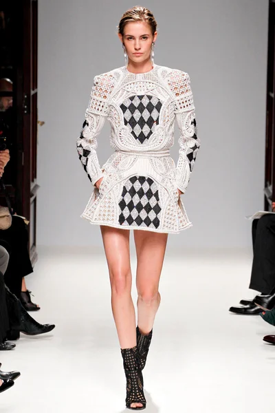 Look 37
